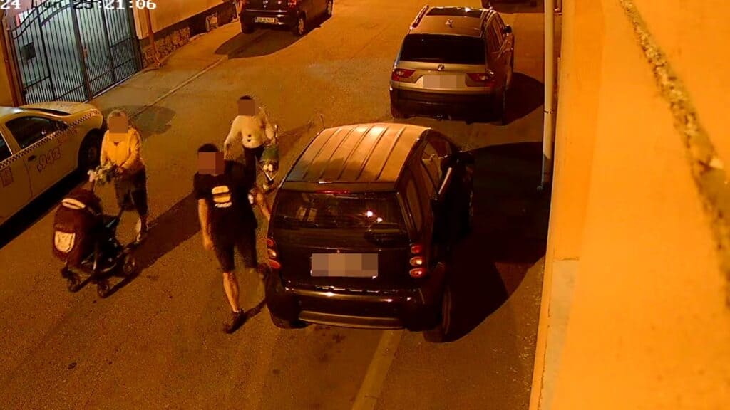 Poliția l-a identificat pe bărbatul care a avariat zeci de mașini pe o stradă din Sibiu. Este din Timiș și s-a ales cu dosar penal (foto video)