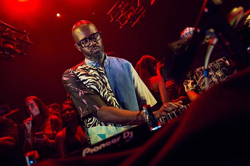 black coffee vine la untold în această vară