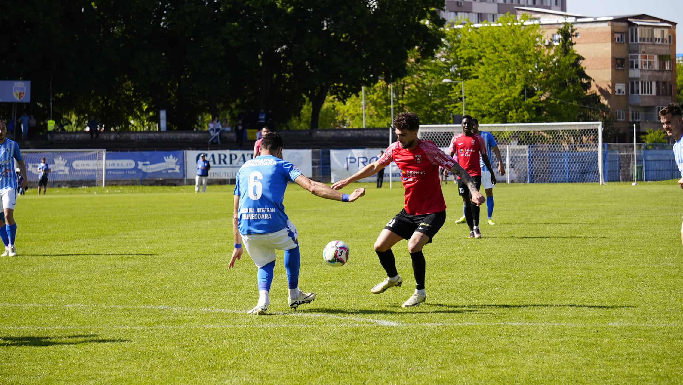 csc șelimbăr a pierdut la hunedoara. ”călăreții roșii”, fără nicio victorie în play-off-ul ligii 2 (foto)