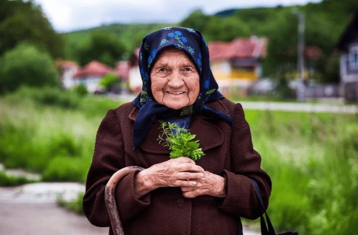explorând diversitatea feminină: o întâlnire dialog cu fotografa mihaela noroc în sibiu, la humanitas