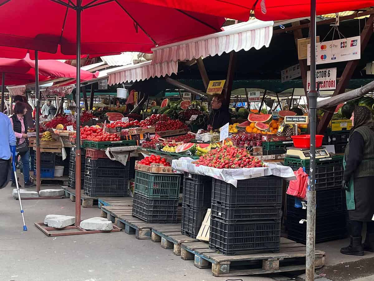 Se scot la licitație spațiile comerciale disponibile în piețele din Sibiu