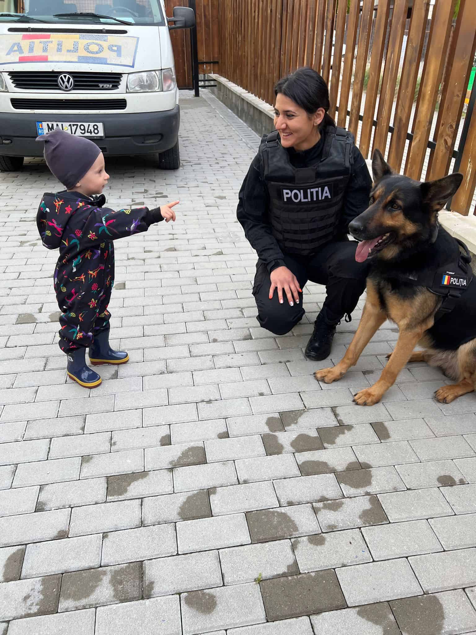 polițiștii sibieni au marcat "săptămâna verde" prin campanii de informare și prevenire în școli (foto)