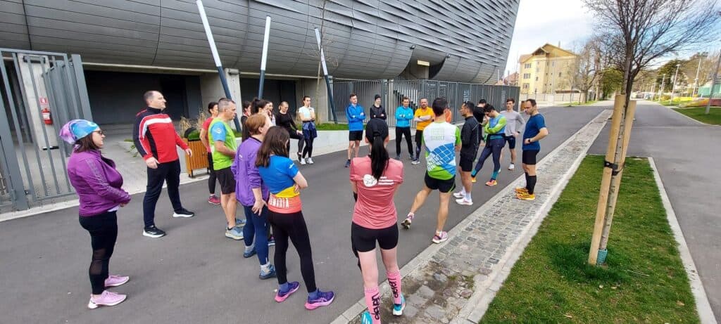 Doi sibieni fac sesiuni de antrenamente pentru cei care participă la Maraton. Trei zile pe săptămână în două locații(foto)