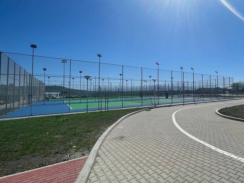 baza sportivă obor urmează să fie inaugurată. terenul de fotbal, închiriat cu 2.000 lei pe meci. celelalte terenuri vor putea fi folosite gratuit (foto)