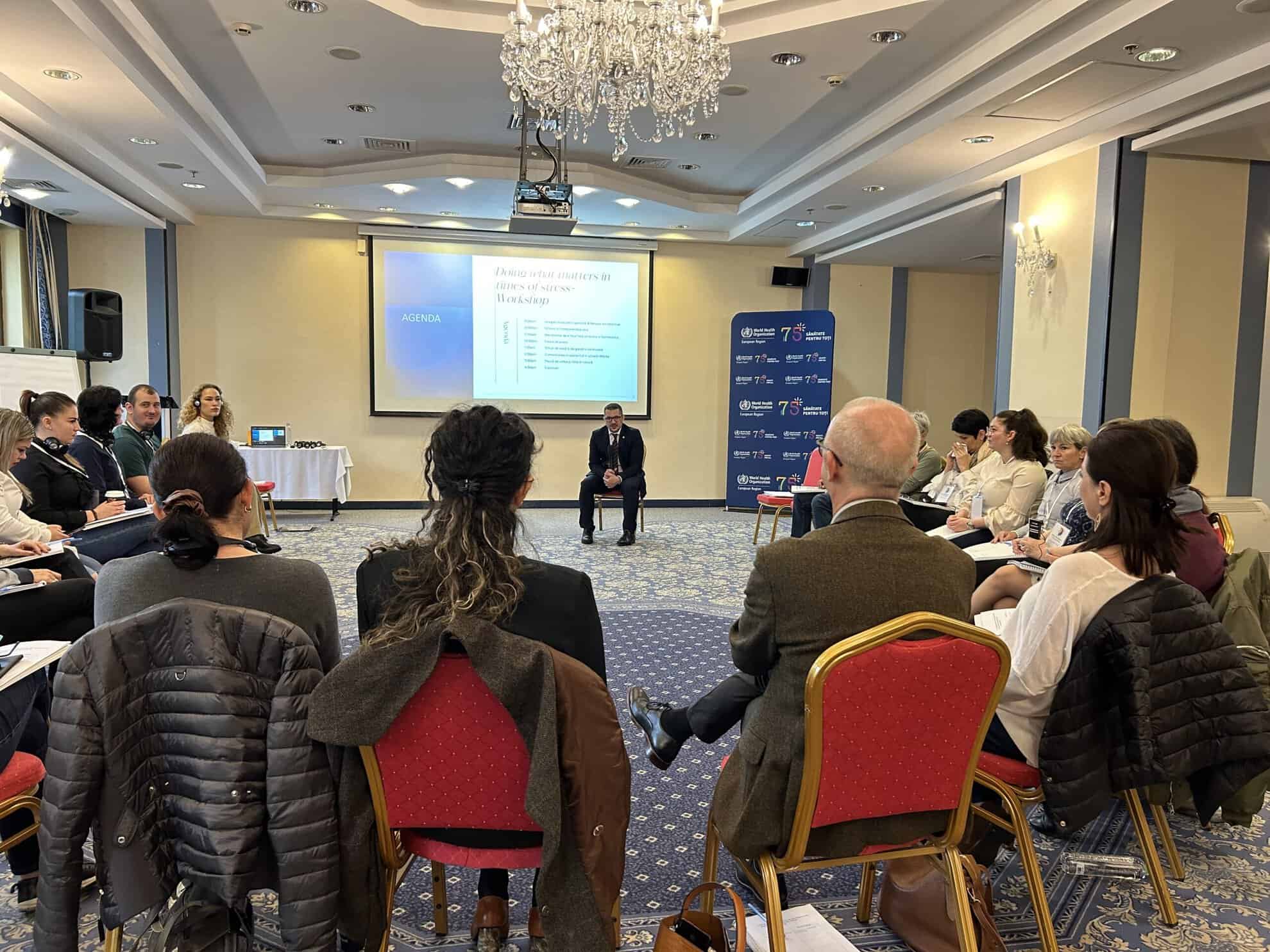 zeci de angajați ai spitalului județean sibiu, prezenți la un workshop de management al stresului și burnout-ului