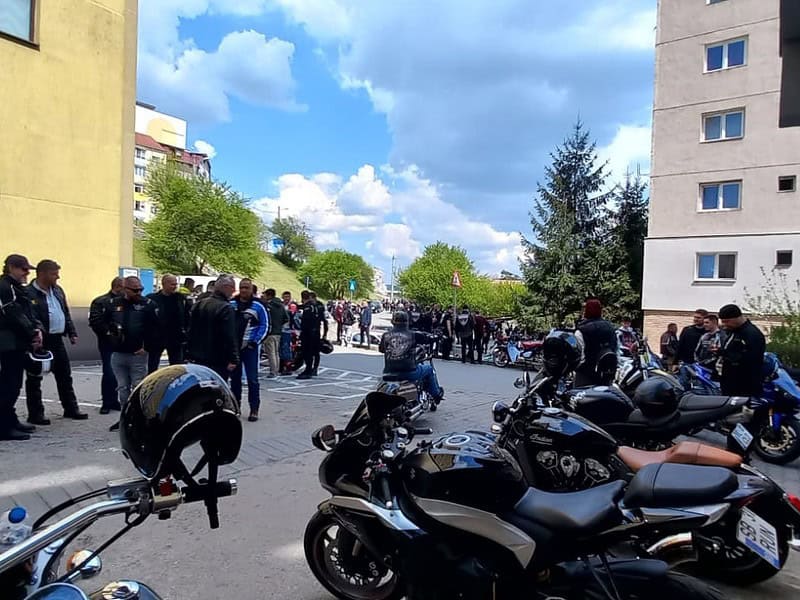 paradă cu peste 100 de motociclete pe străzile din sibiu. evenimentul are loc în weekend