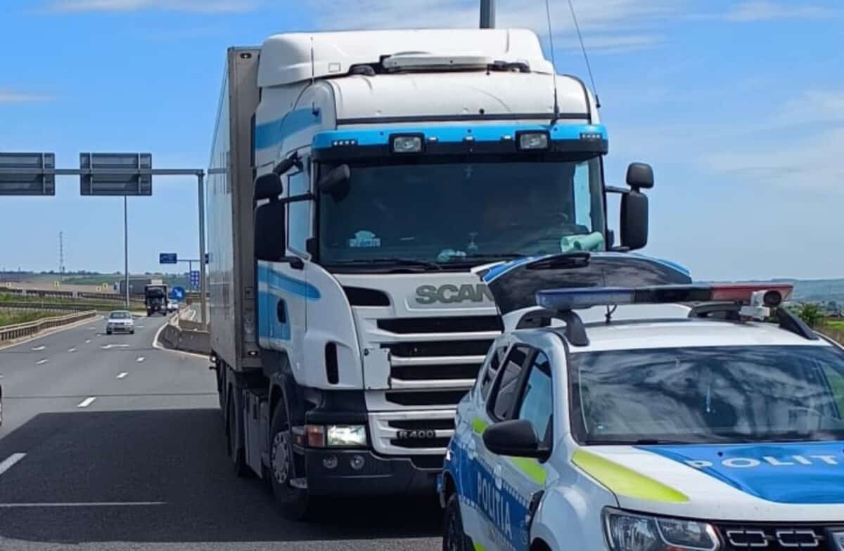 șofer de tir, beat pe autostradă la sibiu. a fost prins după o depășire periculoasă