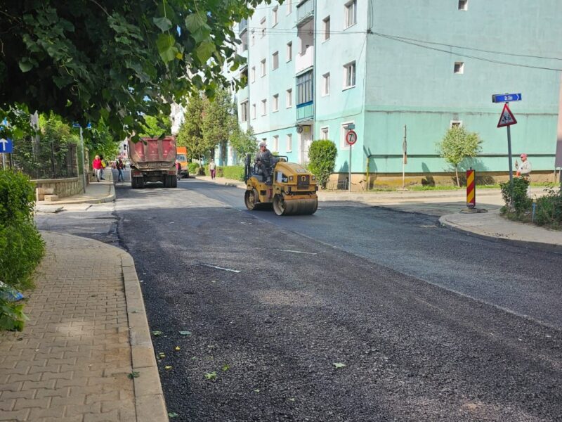 lucrări de asfaltare pe strada someșului din mediaș (foto video)