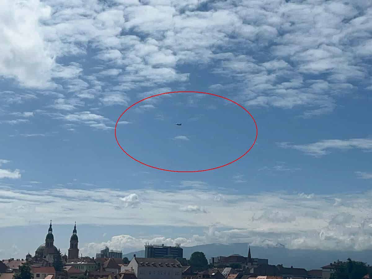 Avioane militare survolează Sibiul și produc un zgomot puternic. Explicații oficiale vin de la Aeroport (video foto)