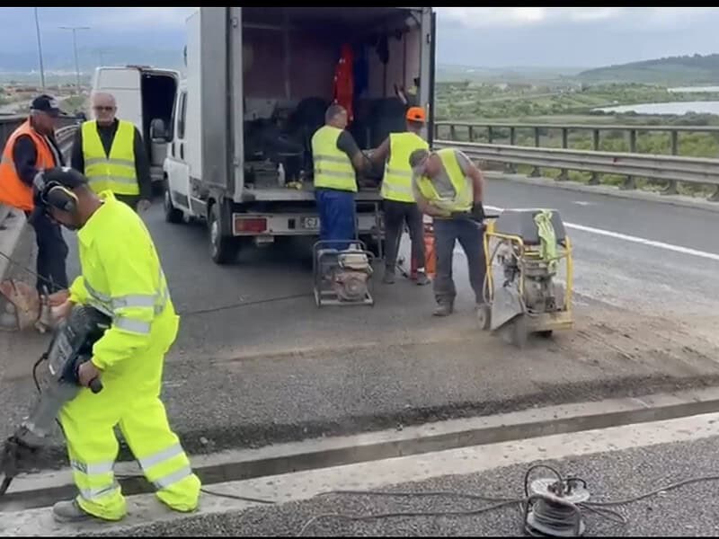 se lucrează la carosabil pe autostrada a1 sibiu - sebeș în zona săcel (video)