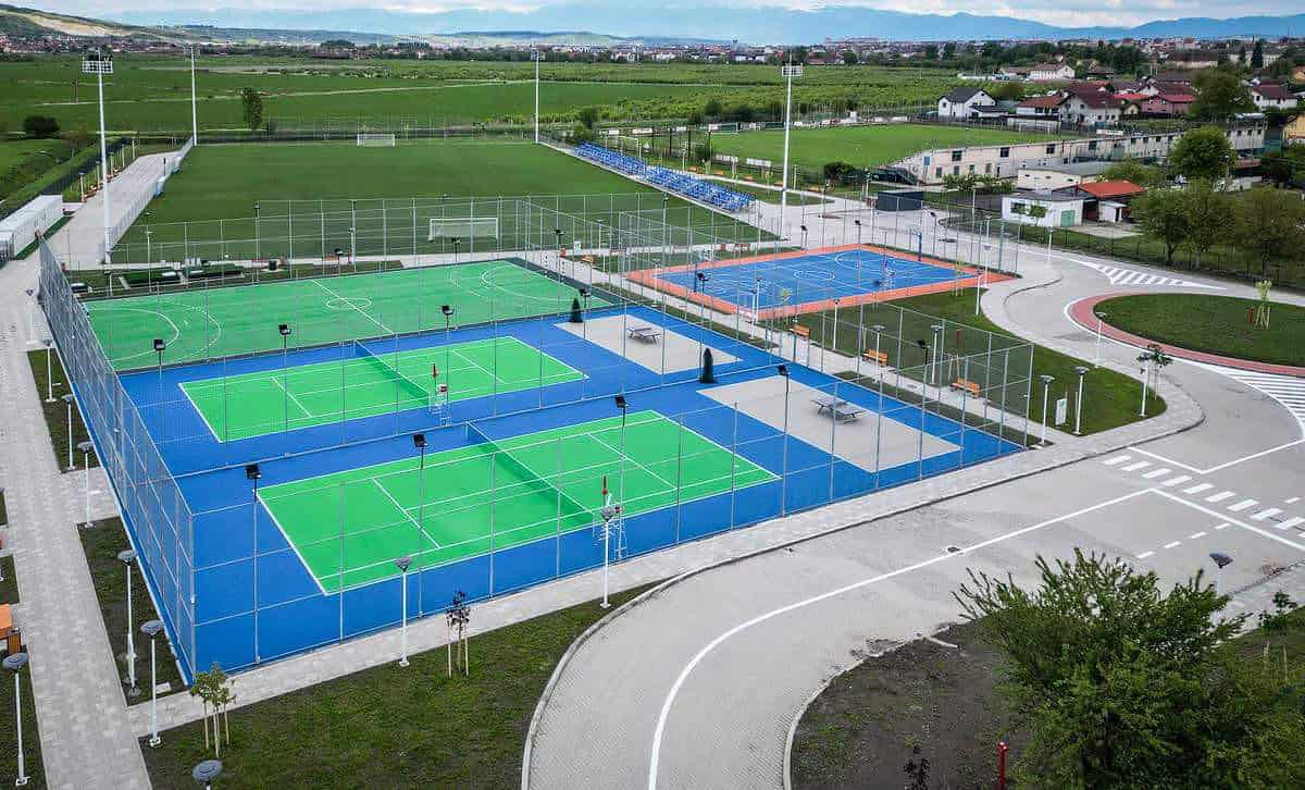 primăria sibiu inaugurează noua bază sportivă de la târgul obor. fc hermannstadt și csu sibiu vor avea o sesiune de autografe în cadrul evenimentului