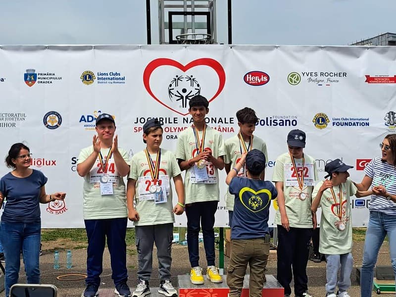 opt medalii de aur câștigate de 7 elevi din sibiu la la jocurile naționale special olympics (foto)