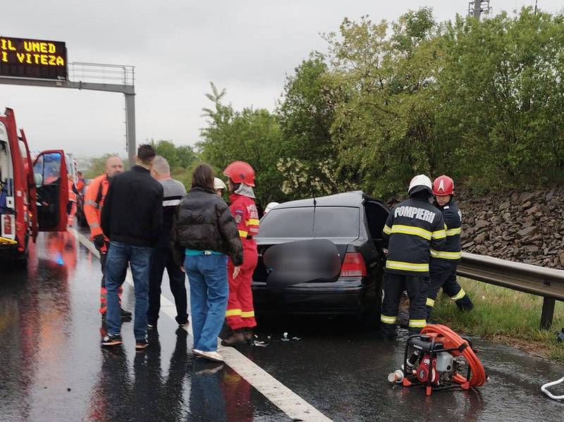 accident cu o mașină și un tir pe autostradă la cristian (foto)