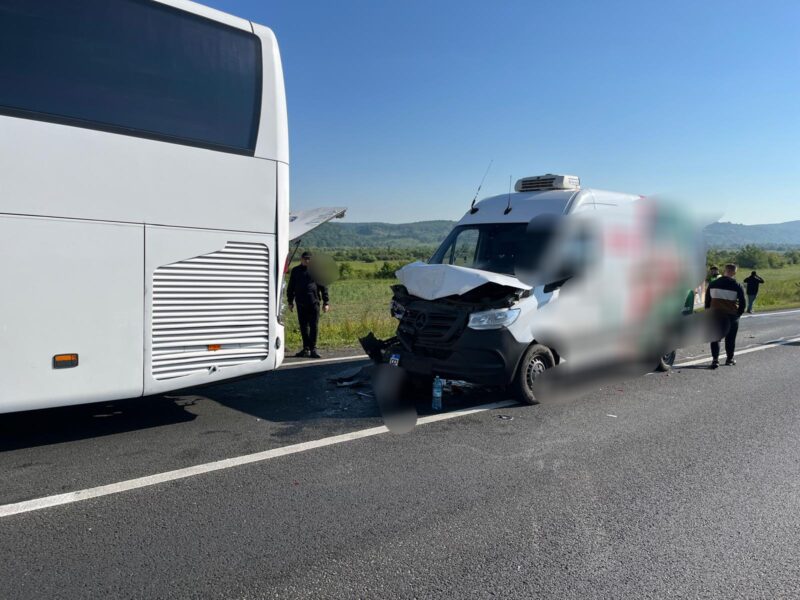 accident în lanț pe dn1 la arpașu de jos