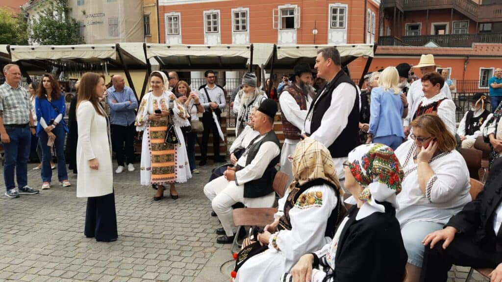 s-a deschis oficial casa artelor, cel mai nou hub cultural din sibiu. ciprian ștefan: „construim zile care să rămână în istorie” (foto, video)