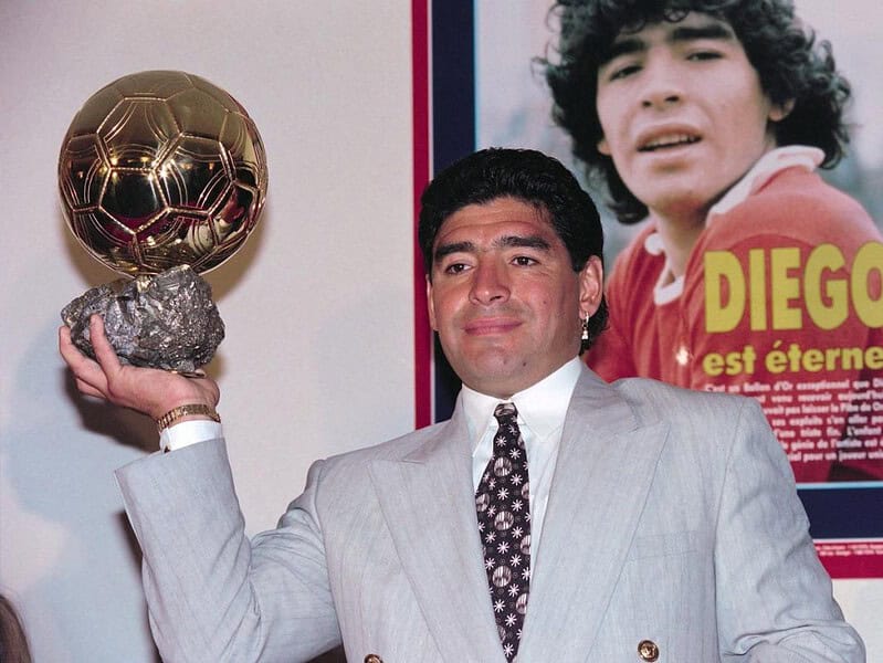 balonul de aur câștigat de maradona după cupa mondială din 1986, scos la licitaţie în franţa