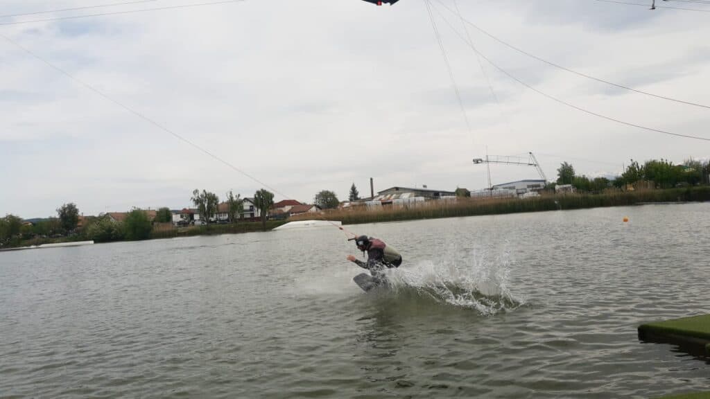 doar pasionații sporturilor nautice au inaugurat sezonul 2024 la lacul binder pe 1 mai (foto video)