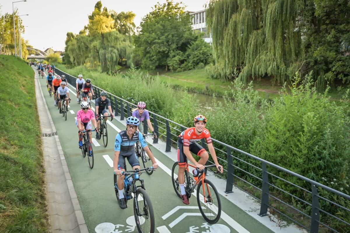 Un sibian cere ca pietonii care circulă pe pistele de biciclete să fie amendați