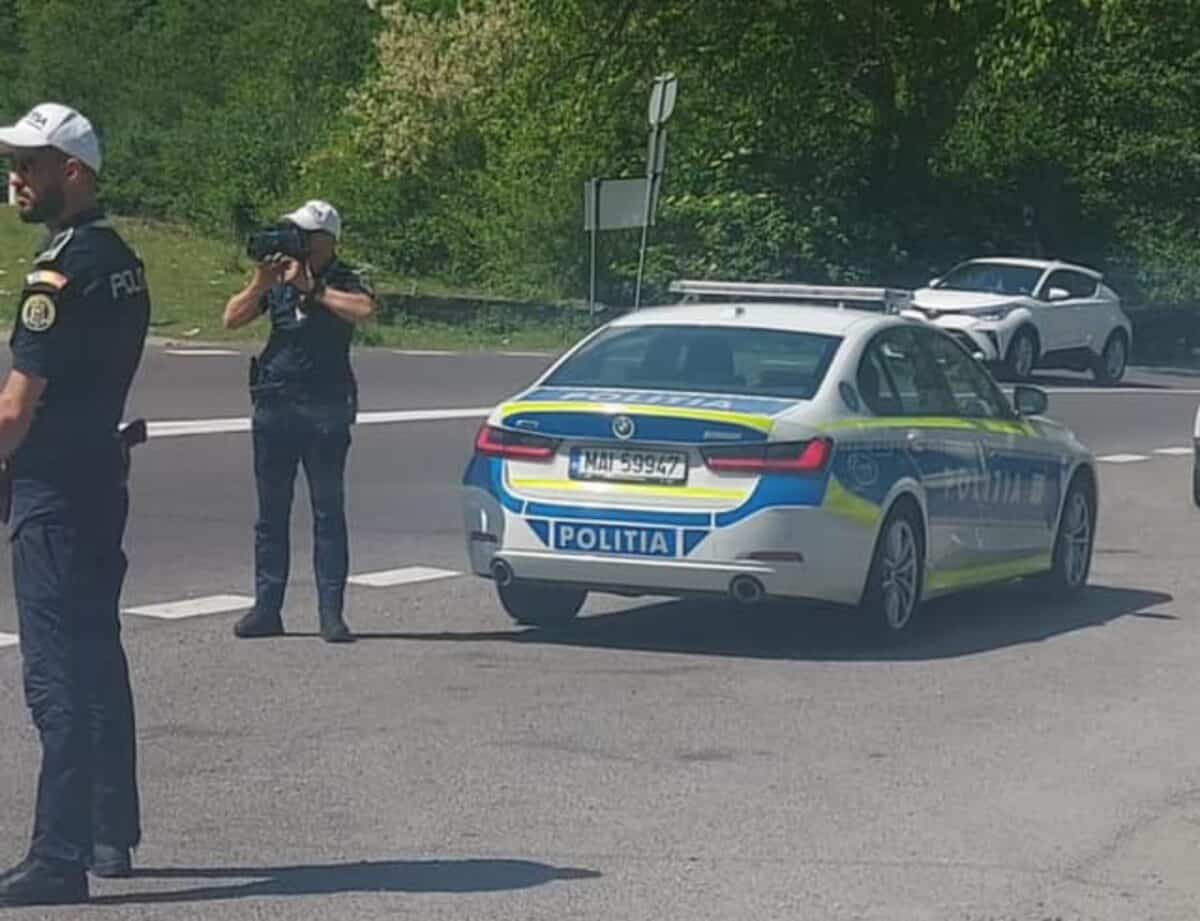 vitezomani din șelimbăr și racovița prinși de radar pe dn1. unul folosea telefonul (foto)