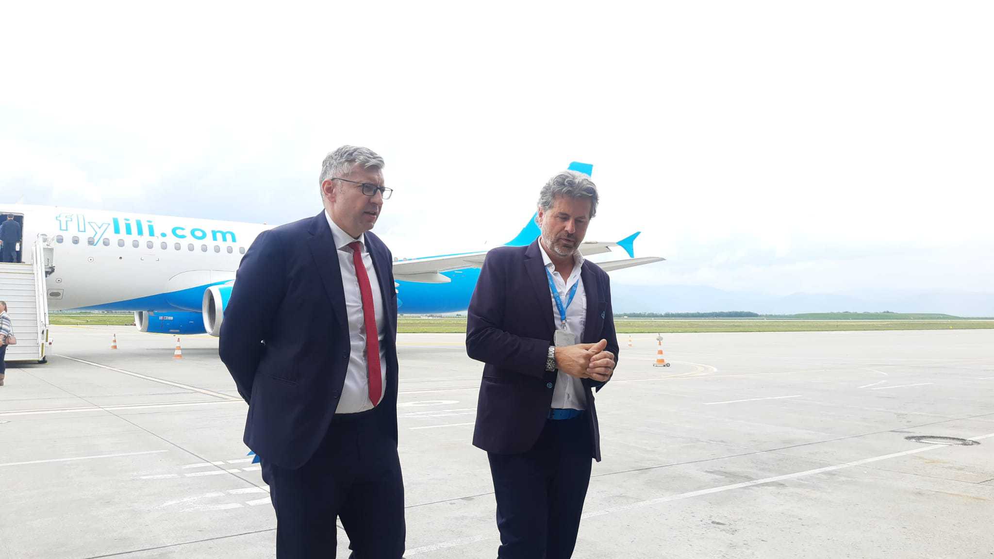 Fly Lili a prezentat avionul cu care vom zbura de la Sibiu către Italia, Spania și Germania, iar prima cursă va fi la Roma (video foto)