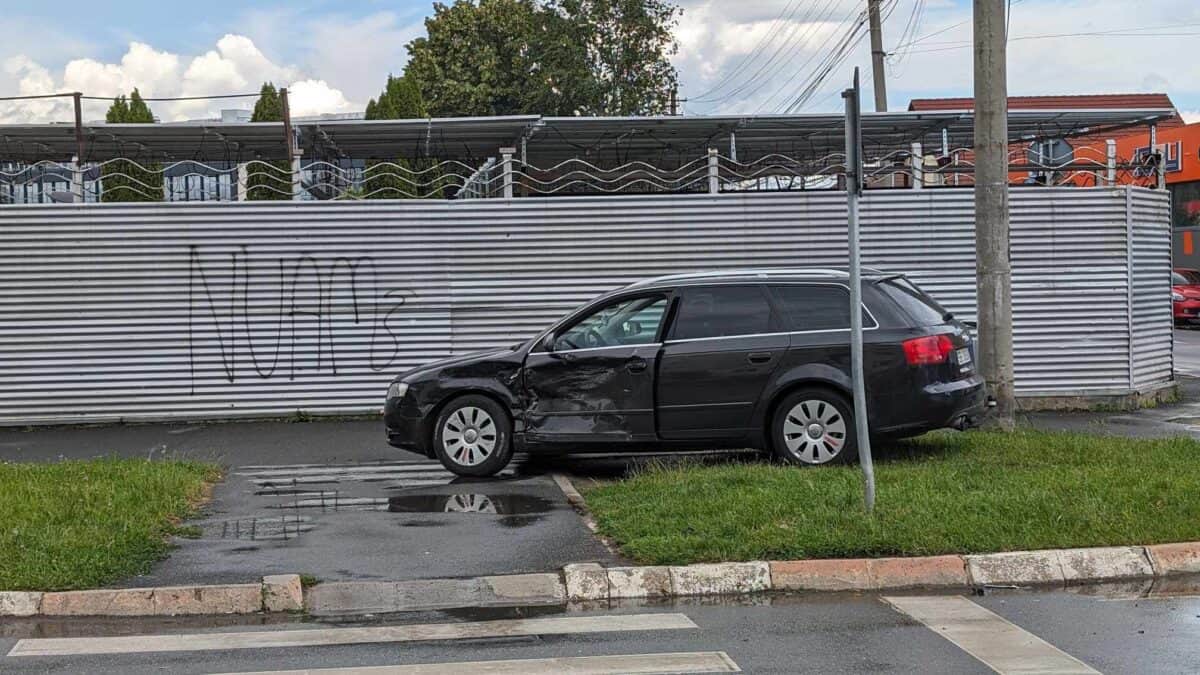 Accident cu doi răniți pe strada Cârlova din municipiul Sibiu