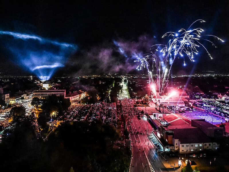 fits-ul, cap de afiș al evenimentelor din ultimul weekend al lunii iunie la sibiu, cu un spectacol fascinant și concert cu taraful clejanilor