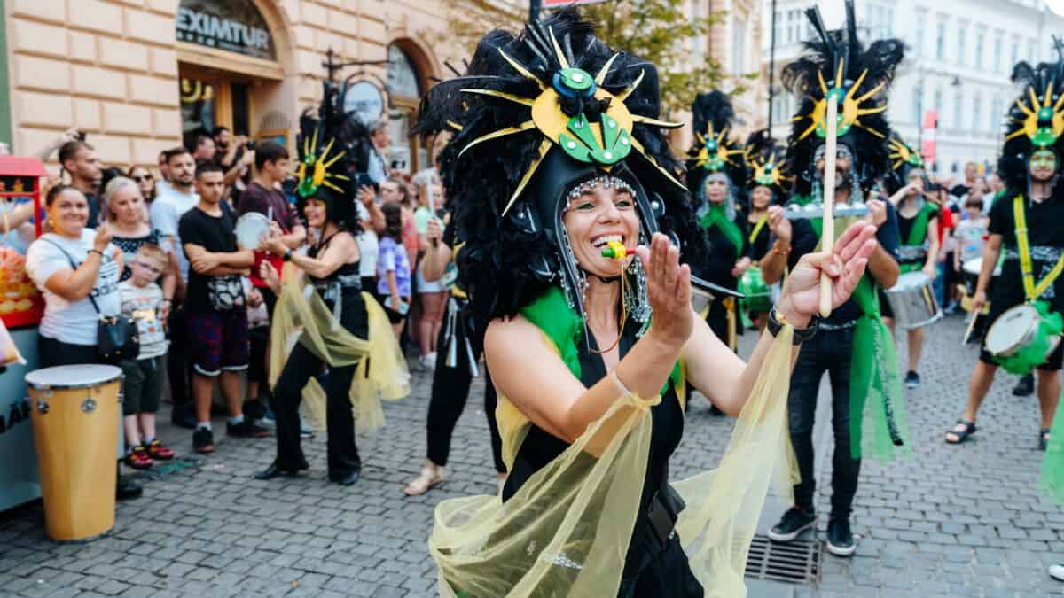 ovații în picioare minute în șir la avanpremiera mondială carmen de bizet