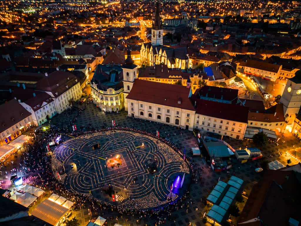 Weekend spectaculos la Sibiu, cu FITS cap de afiș și mega petrecere la Backyard