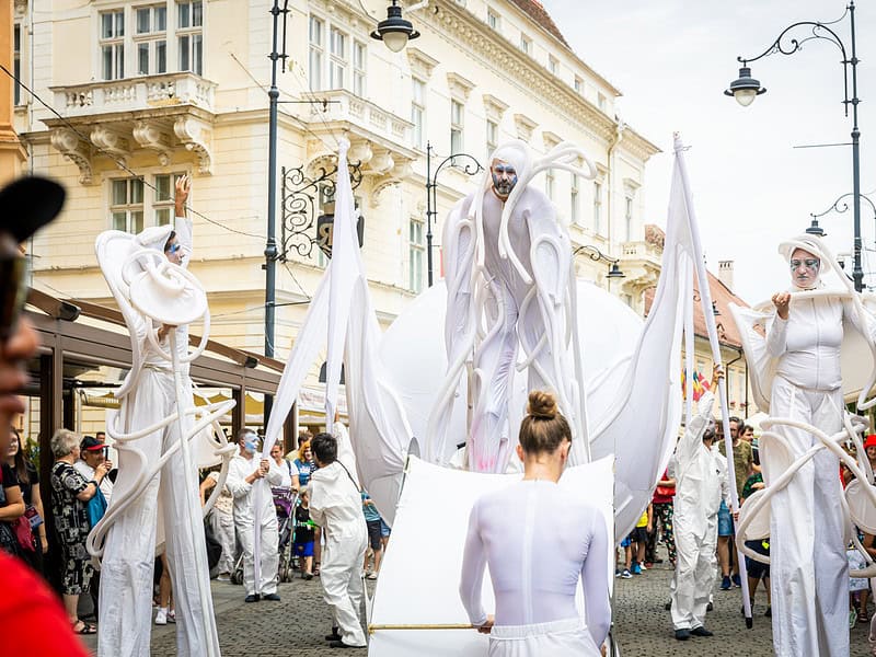 recomandări fits ziua 8: unul dintre cei mai importanți regizori europeni aduce spectacolul „angela” la sibiu