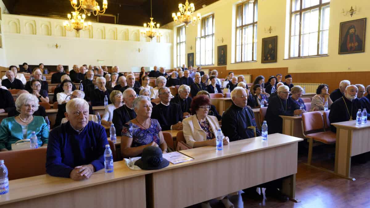 promoția 1974 a facultății de teologie ortodoxă din sibiu s-a reunit la 50 de ani de la absolvire