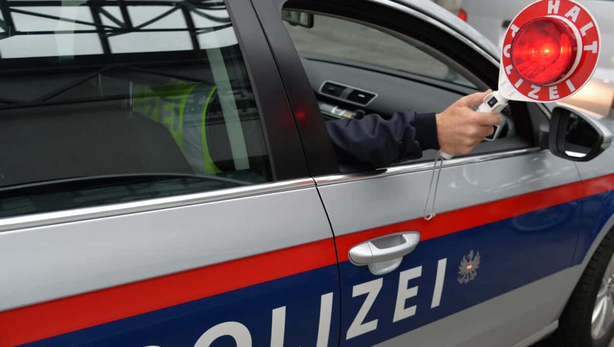 poliția din austria confiscă mașinile vitezomanilor care depășesc excesiv limita legală