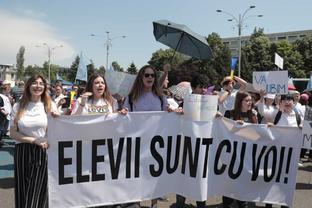 Elevii protestează marți în fața Ministerului Educației