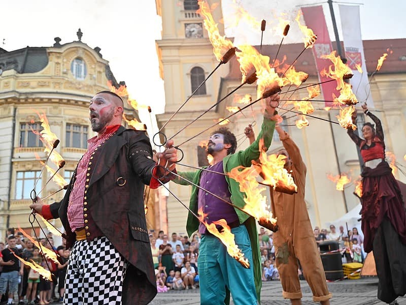 spectacole sold out și dansuri contemporane asiatice captivante în a patra zi de fits