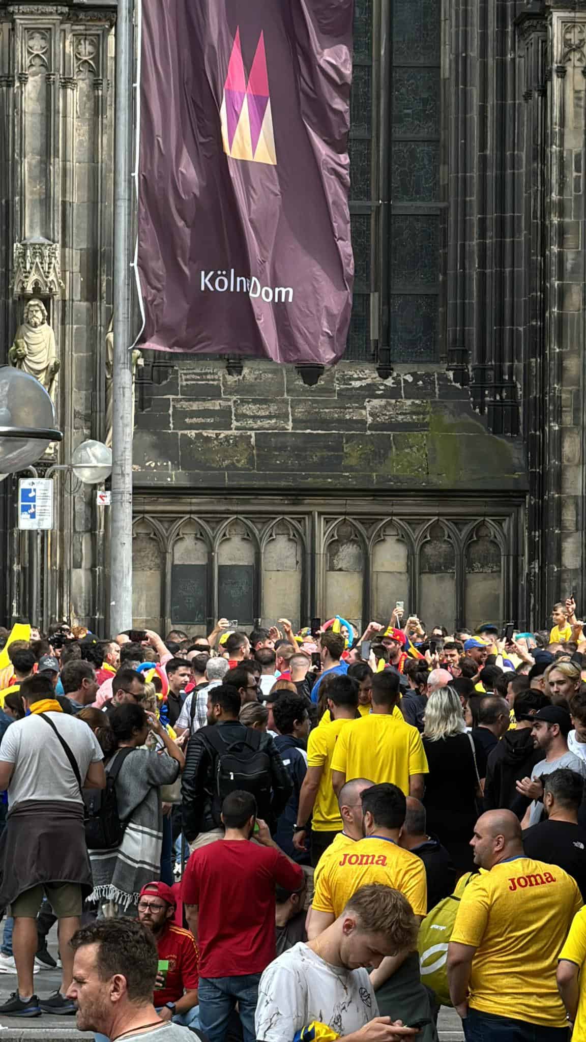 live video foto euro 2024: peste 30.000 de români au invadat koln-ul la meciul româniei. belgia învinge cu 2-0!