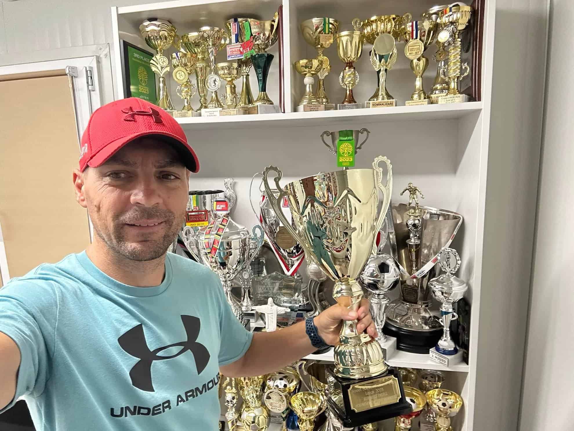 Sibianca Nicoleta Adam scoate la licitație tricoul pentru a contribui la deplasarea naționalei de fotbal de stradă la Campionatul Mondial