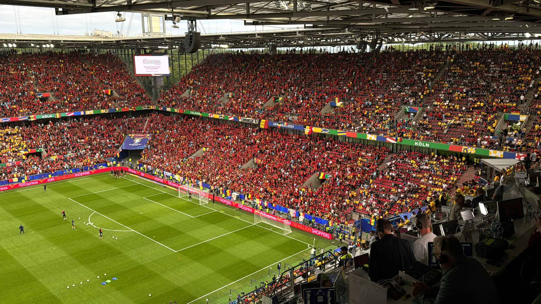 live video foto euro 2024: peste 30.000 de români au invadat koln-ul la meciul româniei. belgia învinge cu 2-0!