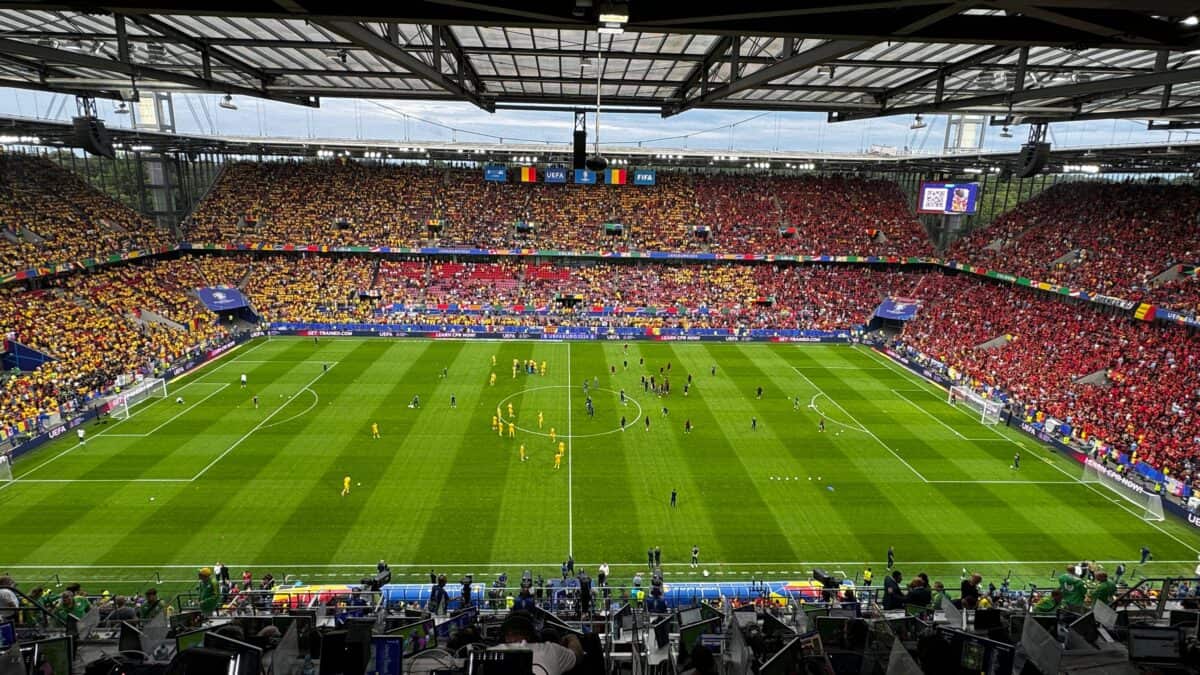 live video foto euro 2024: peste 30.000 de români au invadat koln-ul la meciul româniei. belgia învinge cu 2-0!