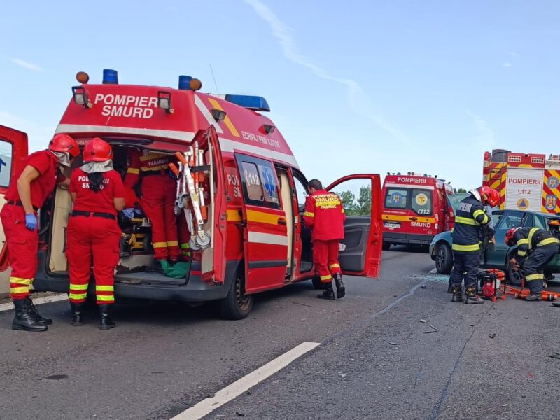 femeia rănită în accidentul de joi de la veștem este în continuare în stare critică