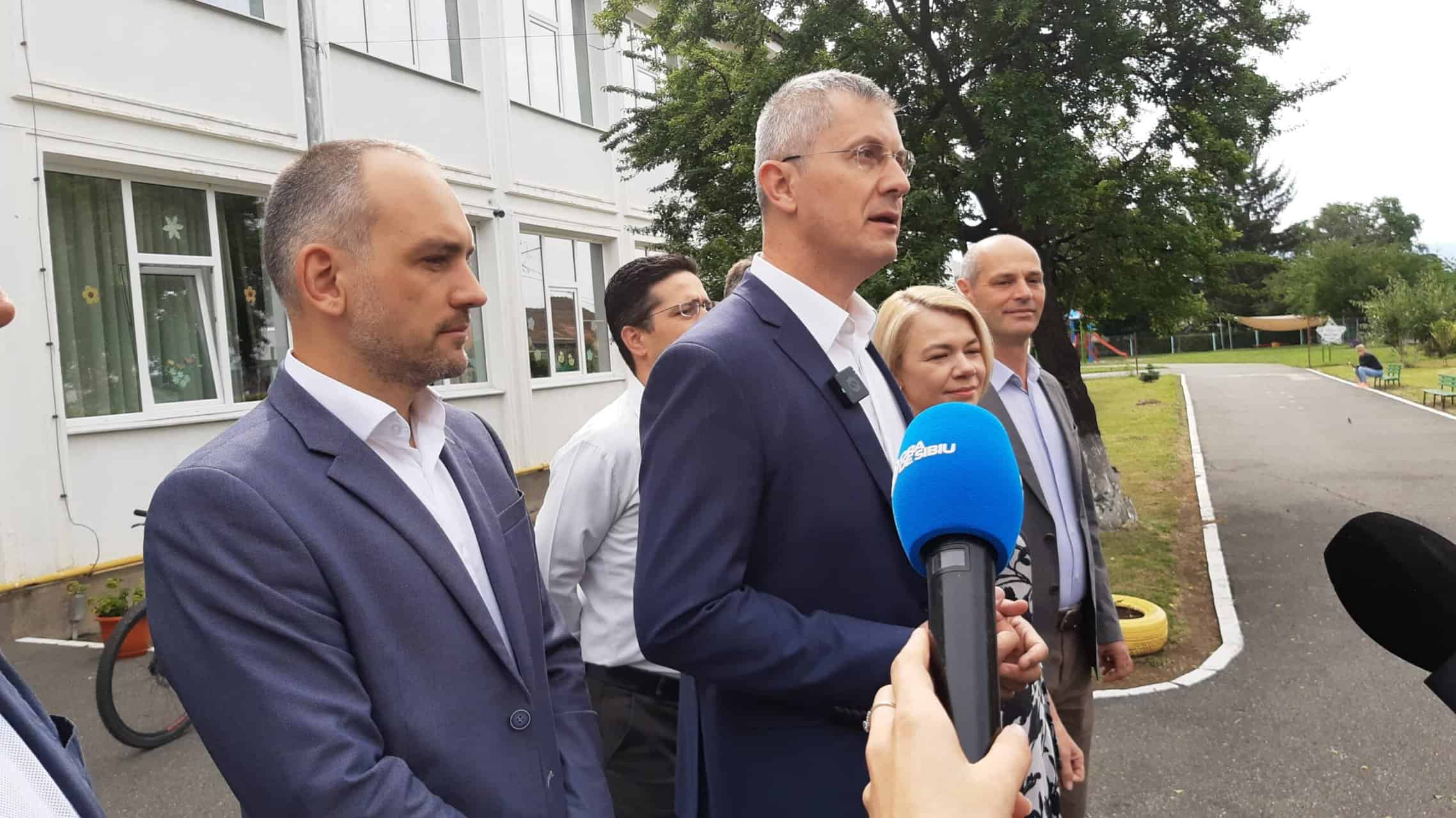 alegeri europarlamentare sibiu 2024: dan barna a venit la sibiu ca să voteze alături de colegii din usr (video)