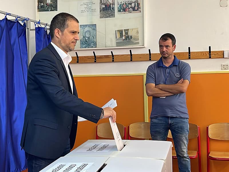 bogdan trif, candidatul psd pentru președinția cj sibiu, a mers la vot dis-de-dimineață: „am votat cu speranța că se va face o schimbare” (video)