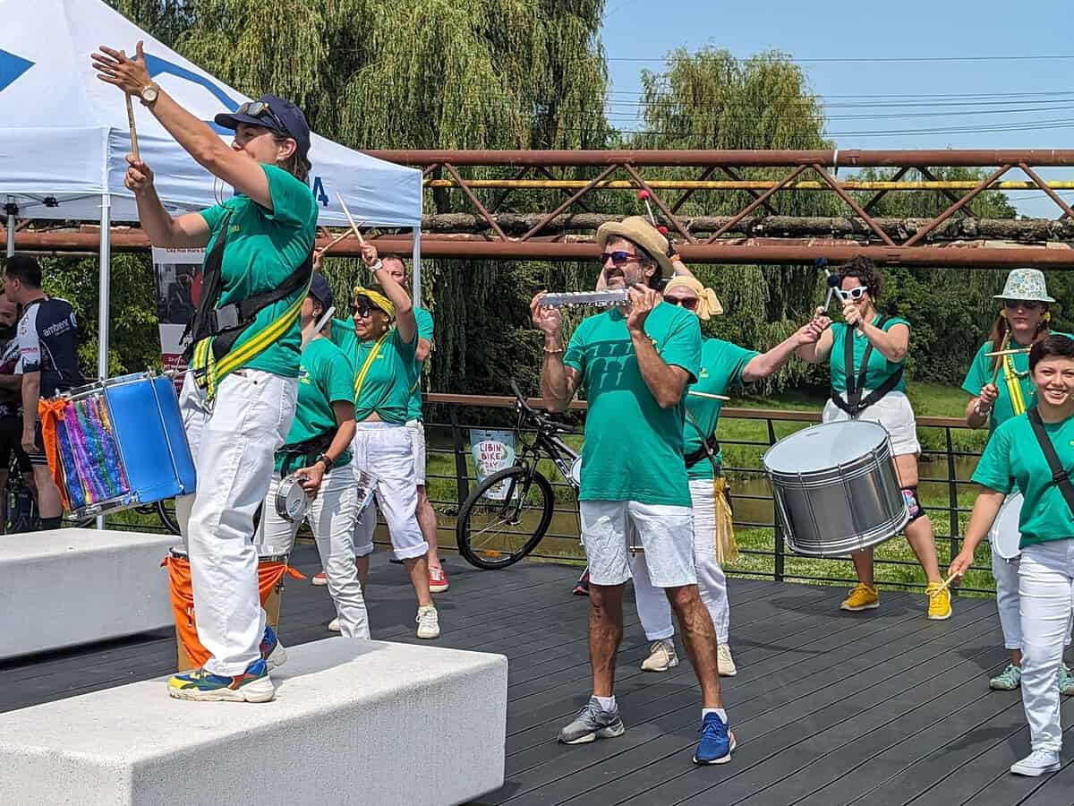 Ateliere creative, muzică și mișcare la Cibin Bike Day de-a lungul pistei de biciclete de pe malul Cibinului (video foto)