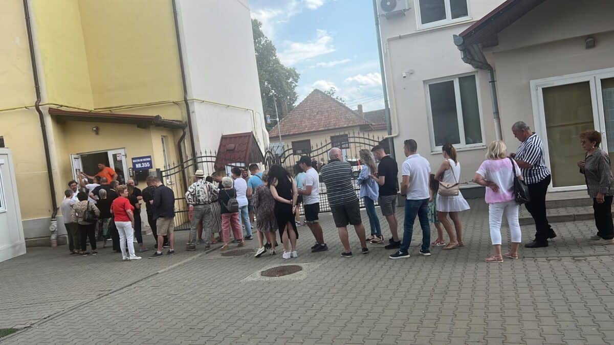 cozi la secțiile de vot din șelimbăr. mobilizare la urne și în sibiu și cisnădie după ora 20:00 (foto)