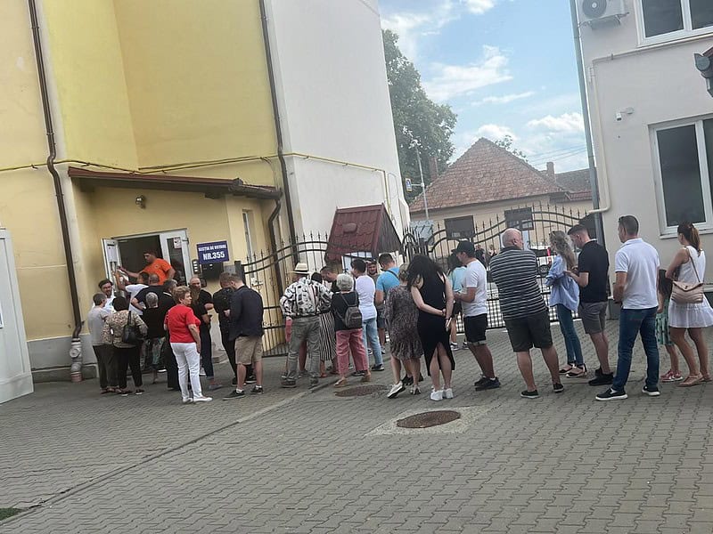 cozi la secțiile de vot din șelimbăr. mobilizare la urne și în sibiu și cisnădie după ora 20:00 (foto)