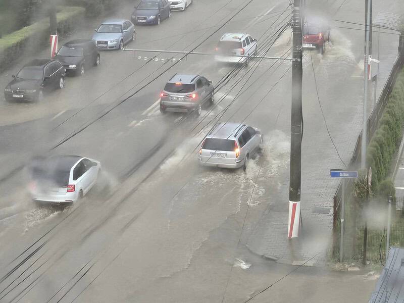 furtuna a făcut ravagii în mediaș și dumbrăveni, iar cel puțin patru gospodării au fost inundate (video foto)