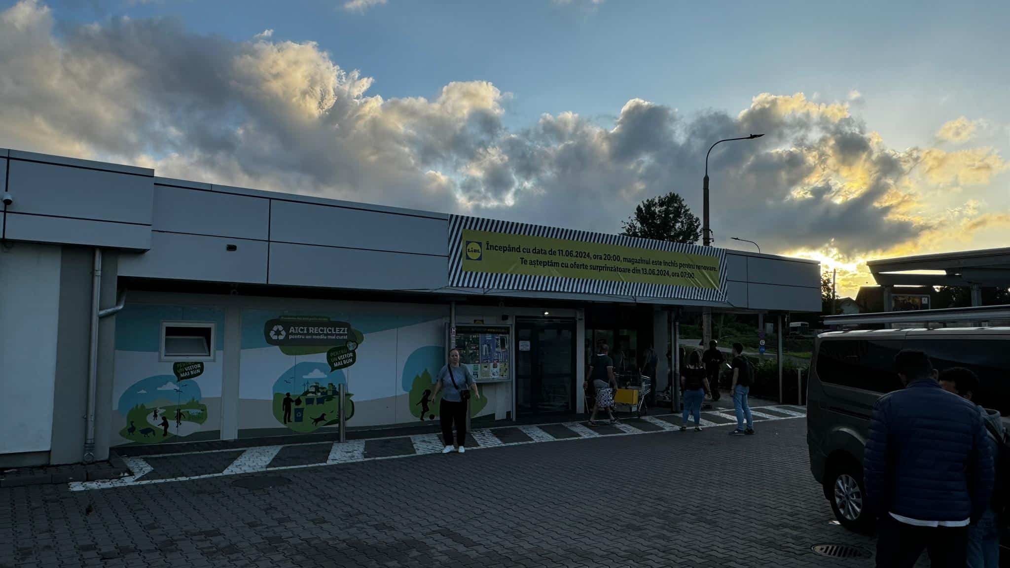 Clienți revoltați la Lidl în Turnișor (foto)