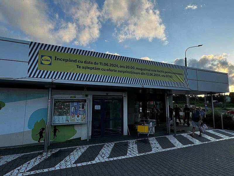 Clienți revoltați la Lidl în Turnișor (foto)