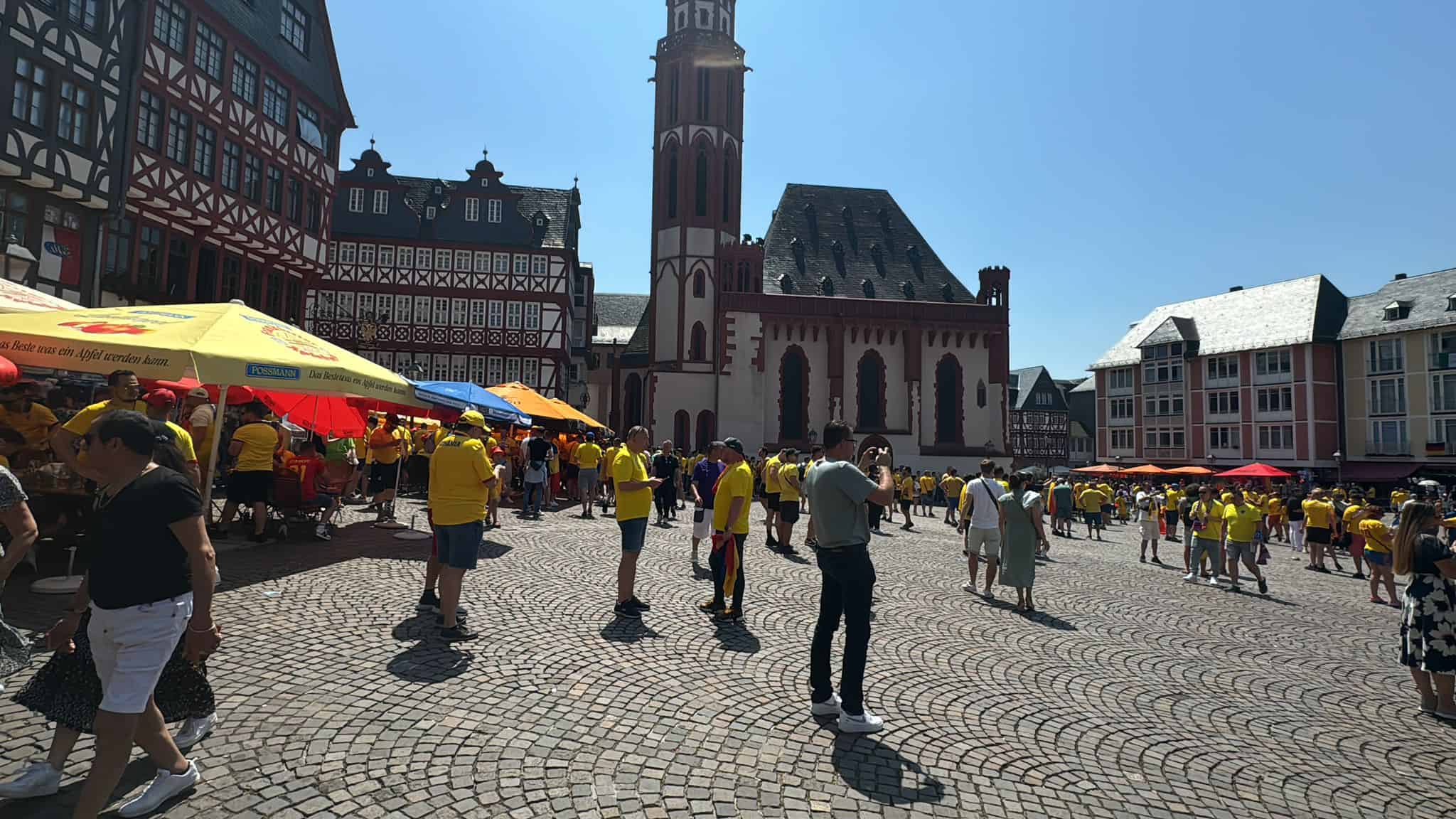 LIVE TEXT Peste 30.000 de români, printre care și sibieni sunt la Frankfurt ca să susțină ”tricolorii”. România - Slovacia 1-1 și ”tricolorii” merg în optimile de finală de pe primul loc în grupă (video, foto)