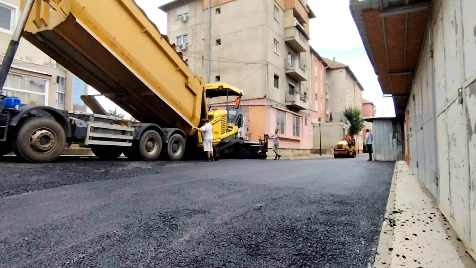 strada victoriei din mediaș a fost asfaltată (foto)