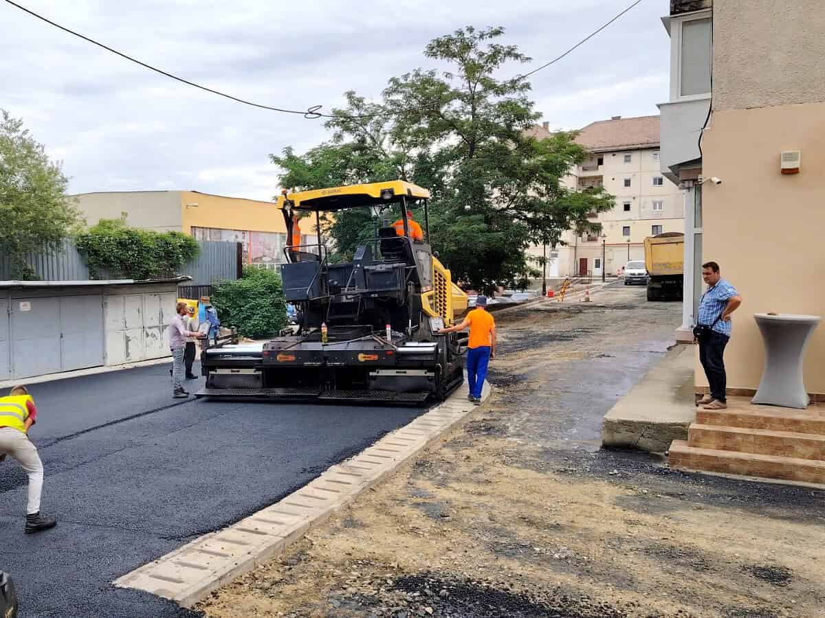 strada victoriei din mediaș a fost asfaltată (foto)