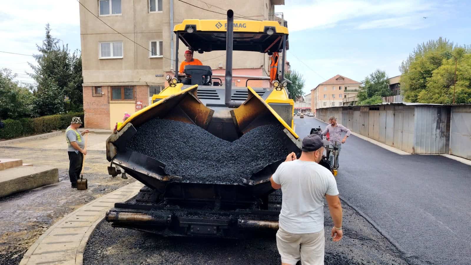 strada victoriei din mediaș a fost asfaltată (foto)